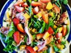 Recept Ovocný salát s mandlemi