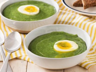 Recept Krémová špenátová polévka s vejcem