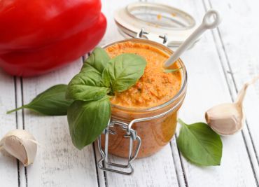 Pesto z grilovaných paprik nebo sušených rajčat