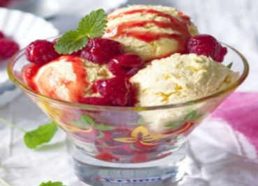 Hot raspberries ice cream