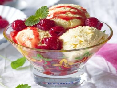 Hot raspberries ice cream