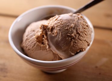 Silná čokoládová zmrzlina